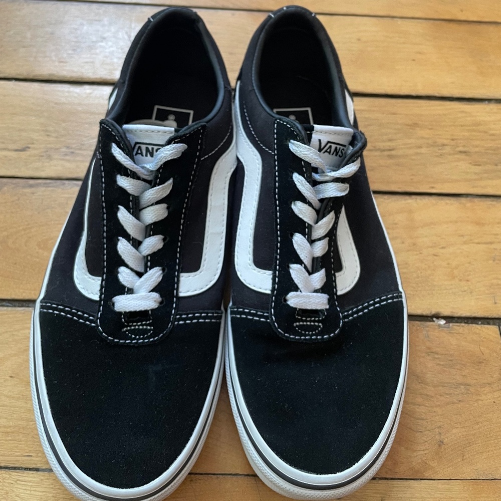 BRAND NEW Old School Vans